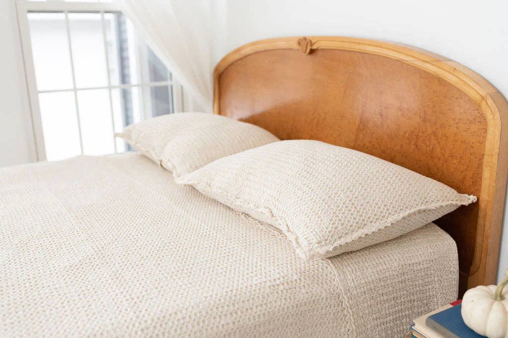 cozy waffle pillowcase - milk: Standard