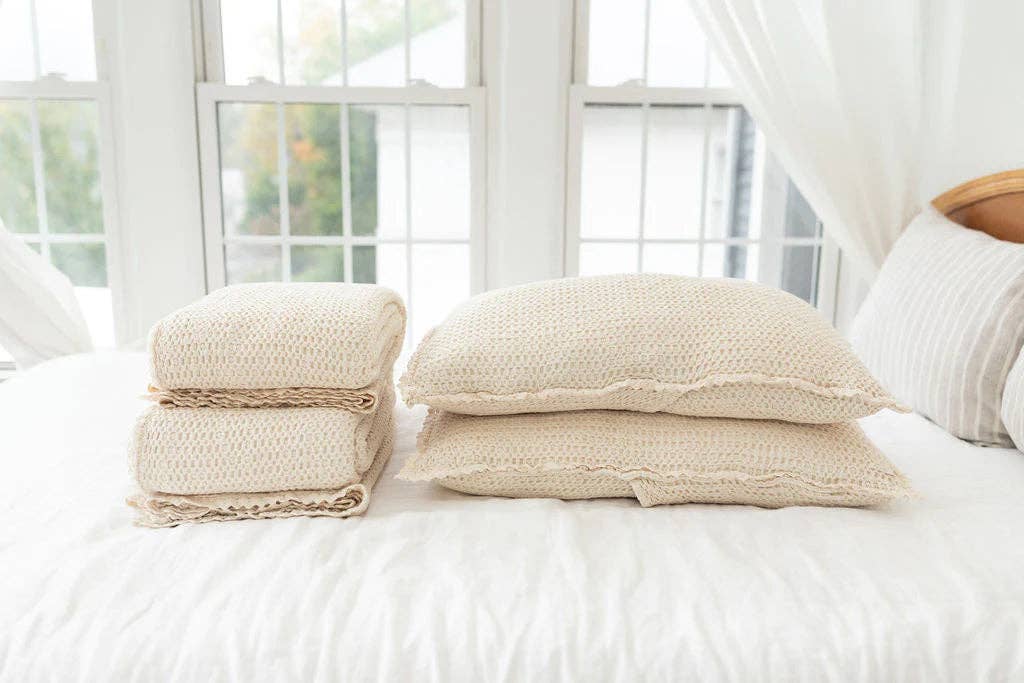 cozy waffle pillowcase - milk: Standard