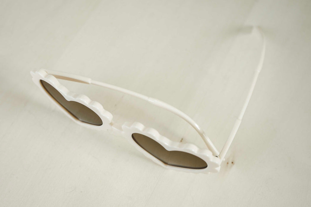 Scallop Heart Sunnies - Ivory