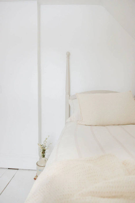 cozy waffle pillowcase - milk: Standard