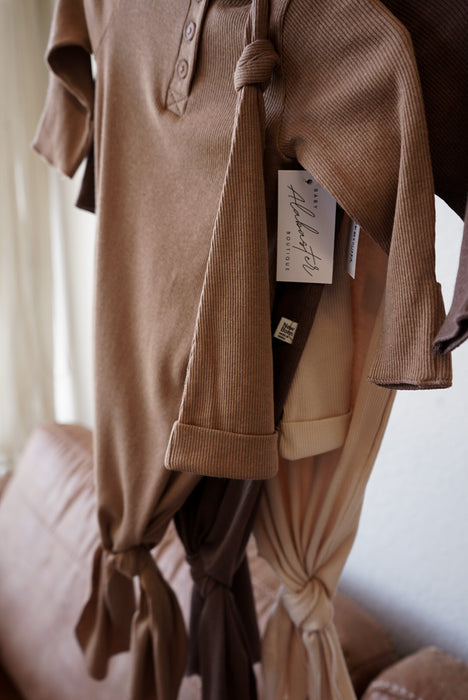 Newborn Ribbed Cotton Gown & Hat- Brown