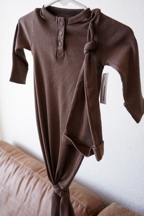 Newborn Ribbed Cotton Gown & Hat- Brown