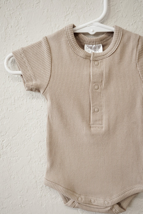 Organic Ribbed Snap Bodysuit- Oatmeal