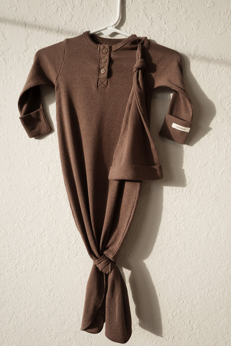 Newborn Ribbed Cotton Gown & Hat- Brown