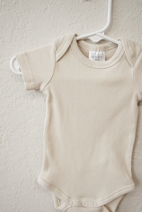 Organic Short Sleeve Ribbed Bodysuit- Vanilla