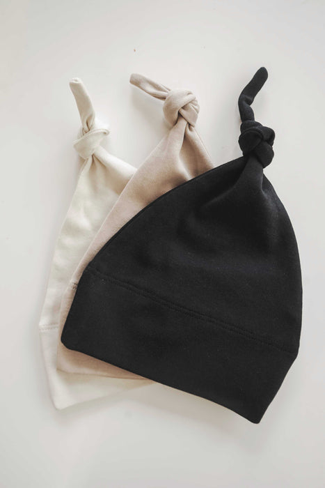Classic Knotted Hat - Black