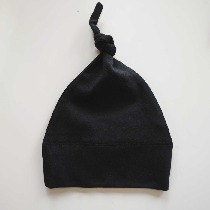 Classic Knotted Hat - Black