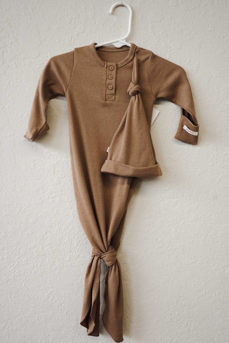 Newborn Ribbed Cotton Gown & Hat- Camel