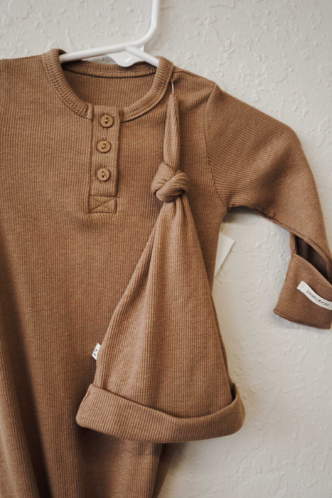 Newborn Ribbed Cotton Gown & Hat- Camel